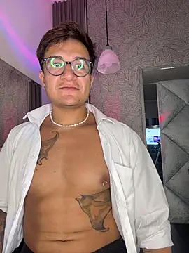 Chat +18 de Hassbyd ao vivo