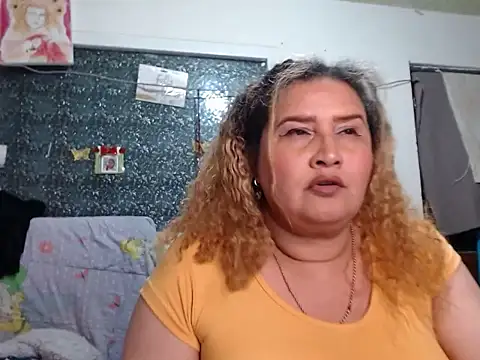 Perla1981-- Live XXX-chat