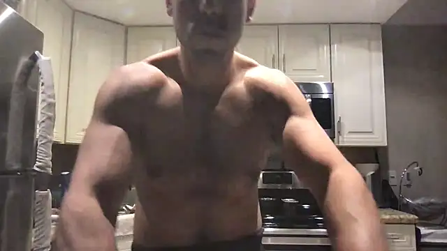 Chat XXX en directo de BigGuyMuscle