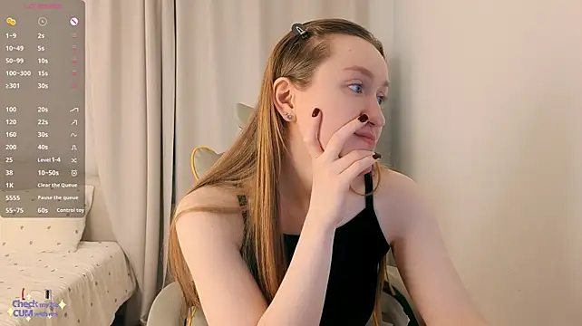 mowalova's Live XXX Chat