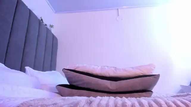 Naomi___x Live XXX-chat