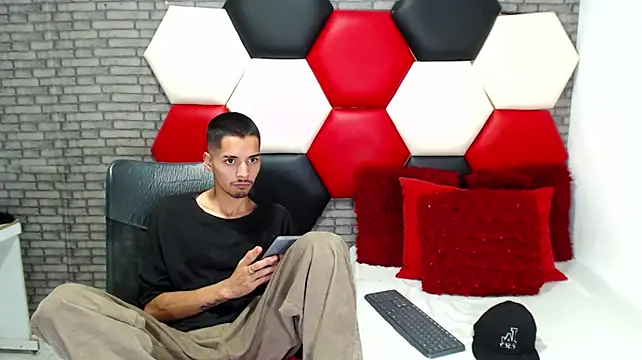 Živý XXX chat Thristan05