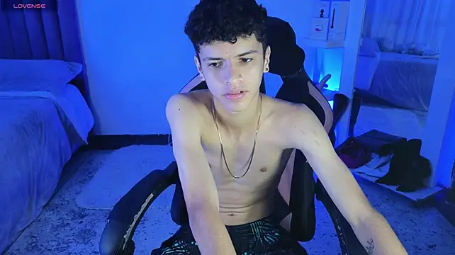 Chatroom XXX en direct de JuniorPrinceMorris