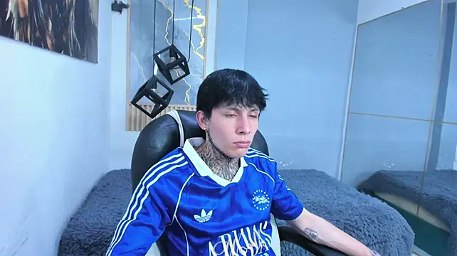 Czat XXX na żywo – Cry_thereal