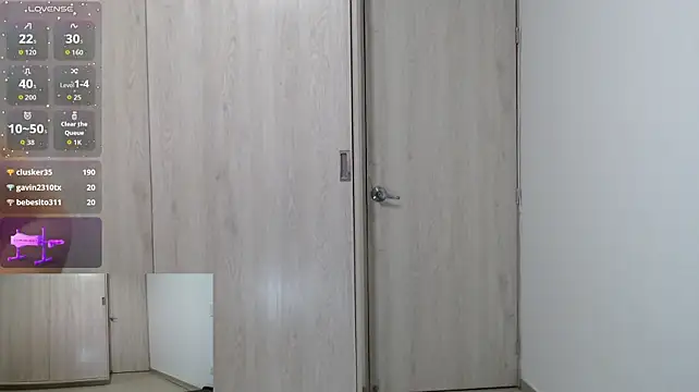 Tinymilf__ Chat XXX in diretta