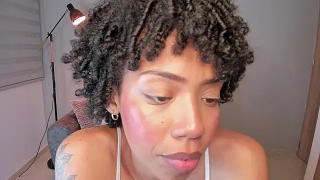 ashley_23_'s Live XXX Chat