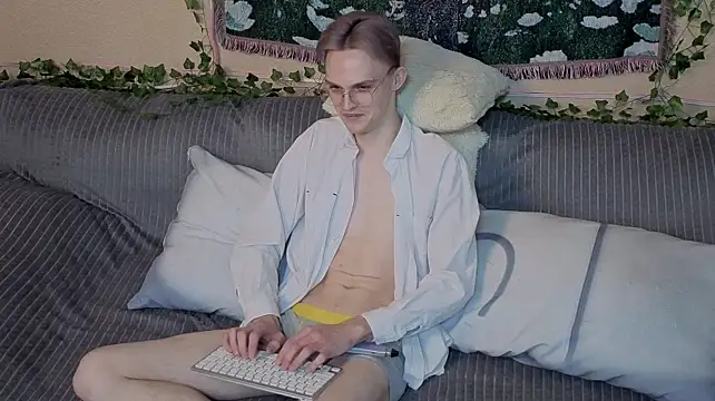 XXX chat uživo modela Midnight_gospell