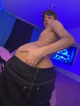 Helly_BOss7 élő XXX-chatje