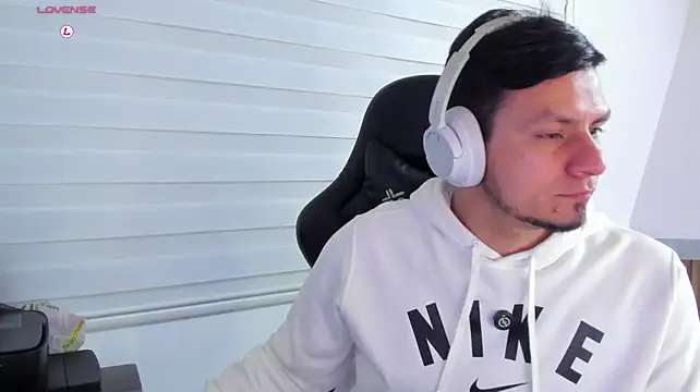 XXX chat uživo modela Rick_Adams