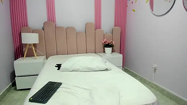 Ahsley_sweet18's Live XXX Chat