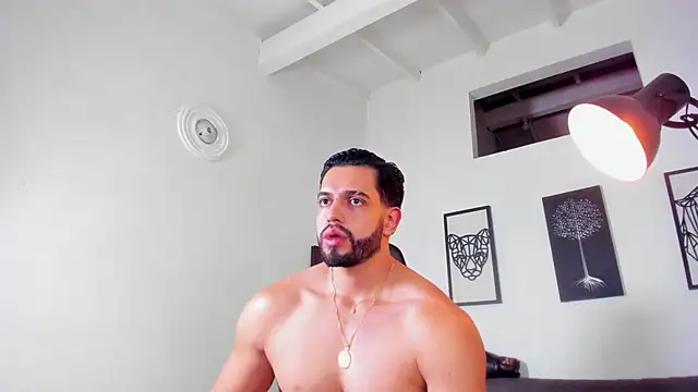 Chat XXX en directo de Justin_kingX7