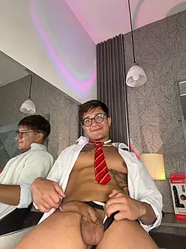 Chat XXX en directo de Hassbyd