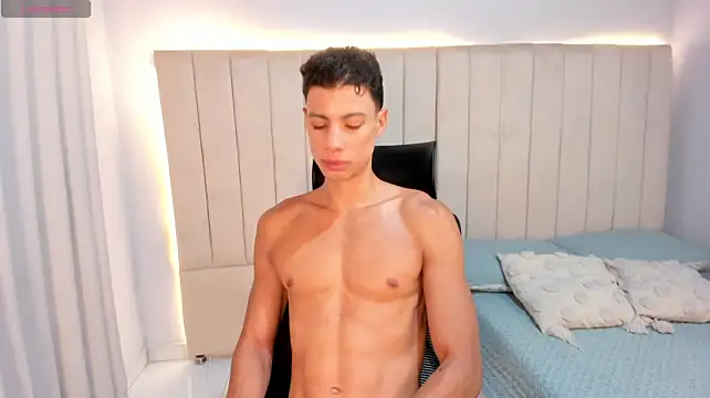 JustPhantom live XXX chat