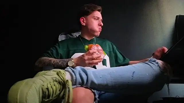 Онлайн чат XXX FelixStarkk