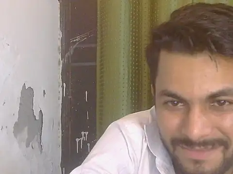 צ'אט XXX בשידור חי של Stubborndesiboy
