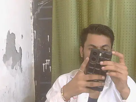 Stubborndesiboy Adlı Modelin Canlı XXX Sohbeti