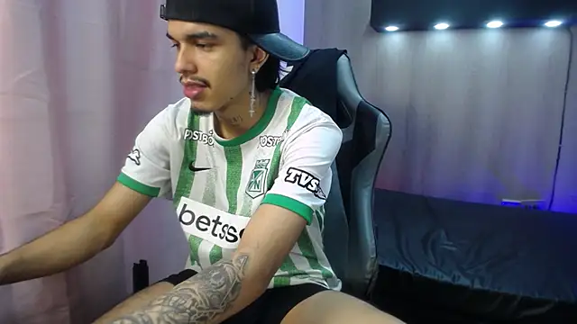 XXX chat uživo modela Tayson_Hot