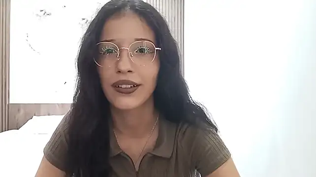 MandaForero Adlı Modelin Canlı XXX Sohbeti