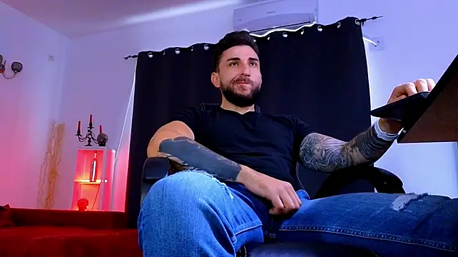 MightyAaron66n Live XXX chat