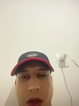 Ttinho Live XXX Chat