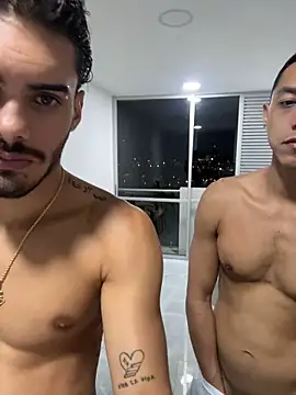 צ'אט XXX בשידור חי של Derek_master