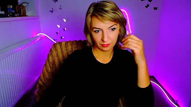 Lana_Foxyy Chat XXX in diretta