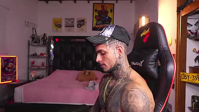 logan_hugh8 Chat XXX live