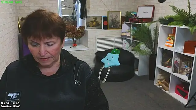 Chat +18 de Willa_Wisp ao vivo