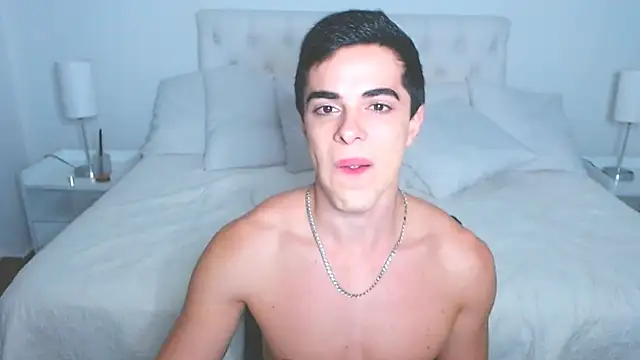 צ'אט XXX בשידור חי של mr_hunterx