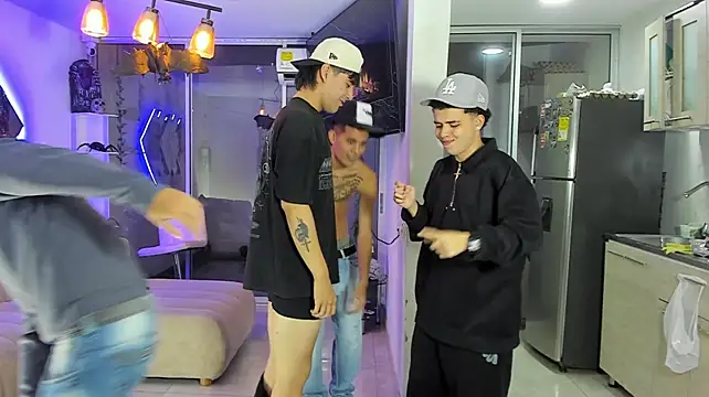XXX chat uživo modela Houseofwarrios
