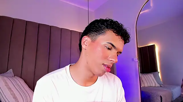 Seab_trooy Adlı Modelin Canlı XXX Sohbeti