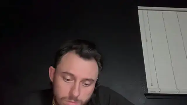 XXX chat uživo modela hungandcloudy