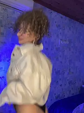 Chat XXX en directo de AlexaVee_