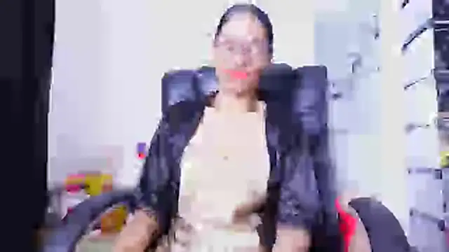 Aries_Mature's Live XXX Chat