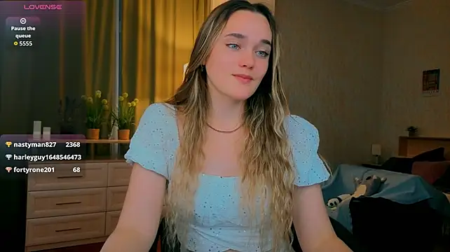 earthfantasyy's Live XXX Chat