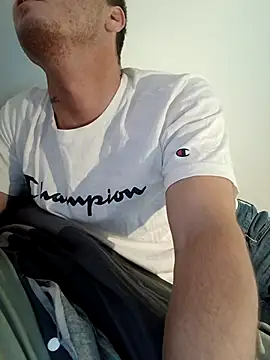 XXX chat uživo modela erikdanil