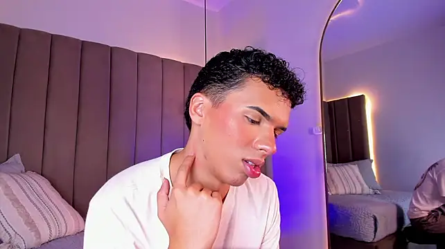 Seab_trooy Adlı Modelin Canlı XXX Sohbeti