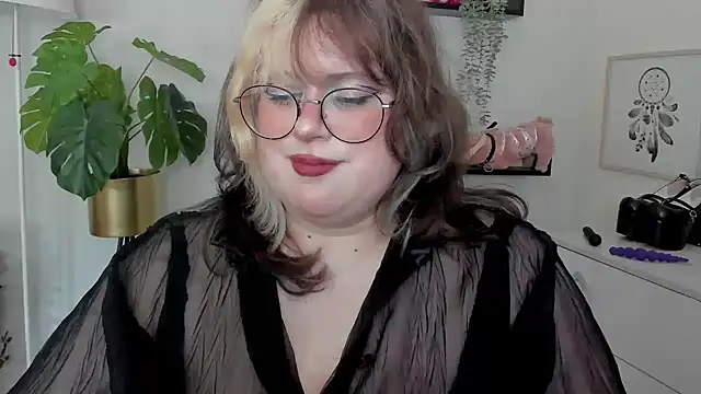 XXX chat uživo modela OpheliaLush