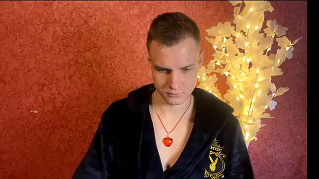 XXX chat uživo modela BigBabyMax