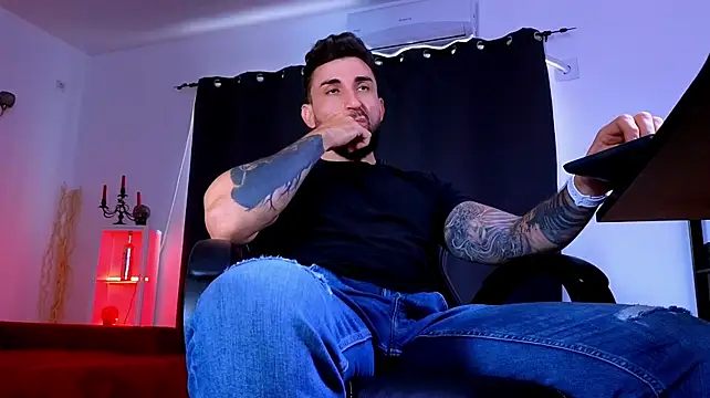 MightyAaron66 – Naživo XXX chat