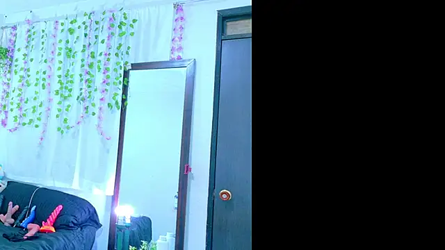 Alicia__1's Live XXX Chat