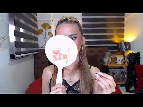 JuicyCockThea élő XXX-chatje
