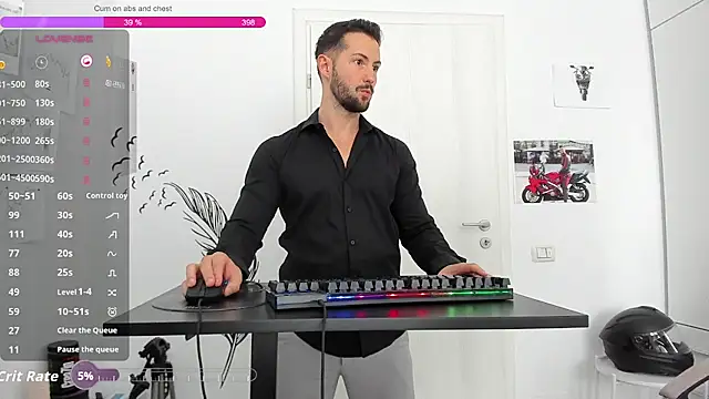 XXX chat uživo modela ZackFraser