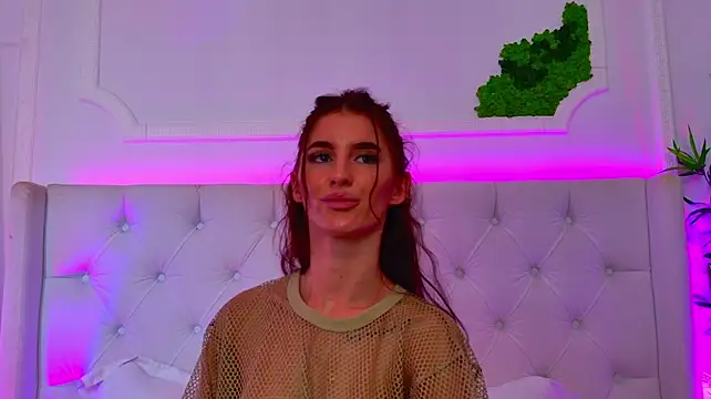 دردشة ElisaCharm الجنسية المباشرة