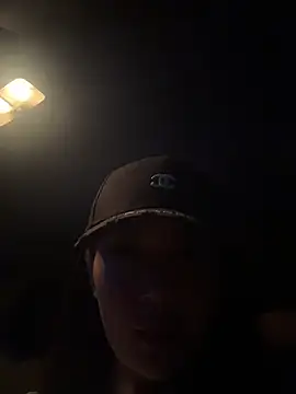 Yioyio-666's Live XXX Chat