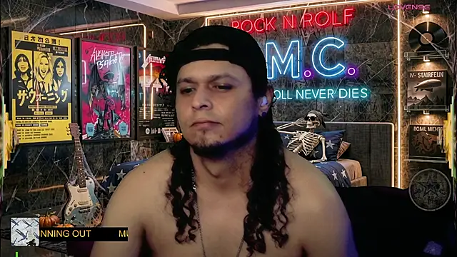 chino_roz Chat XXX in diretta