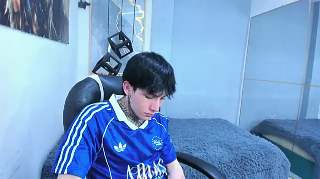 צ'אט XXX בשידור חי של Cry_thereal