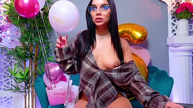 Mila_Kunnis' Live XXX Chat