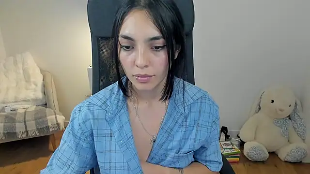 _BellaEvans_ Adlı Modelin Canlı XXX Sohbeti