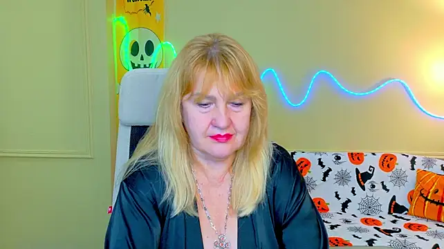 EmmaEllison 现场XXX聊天